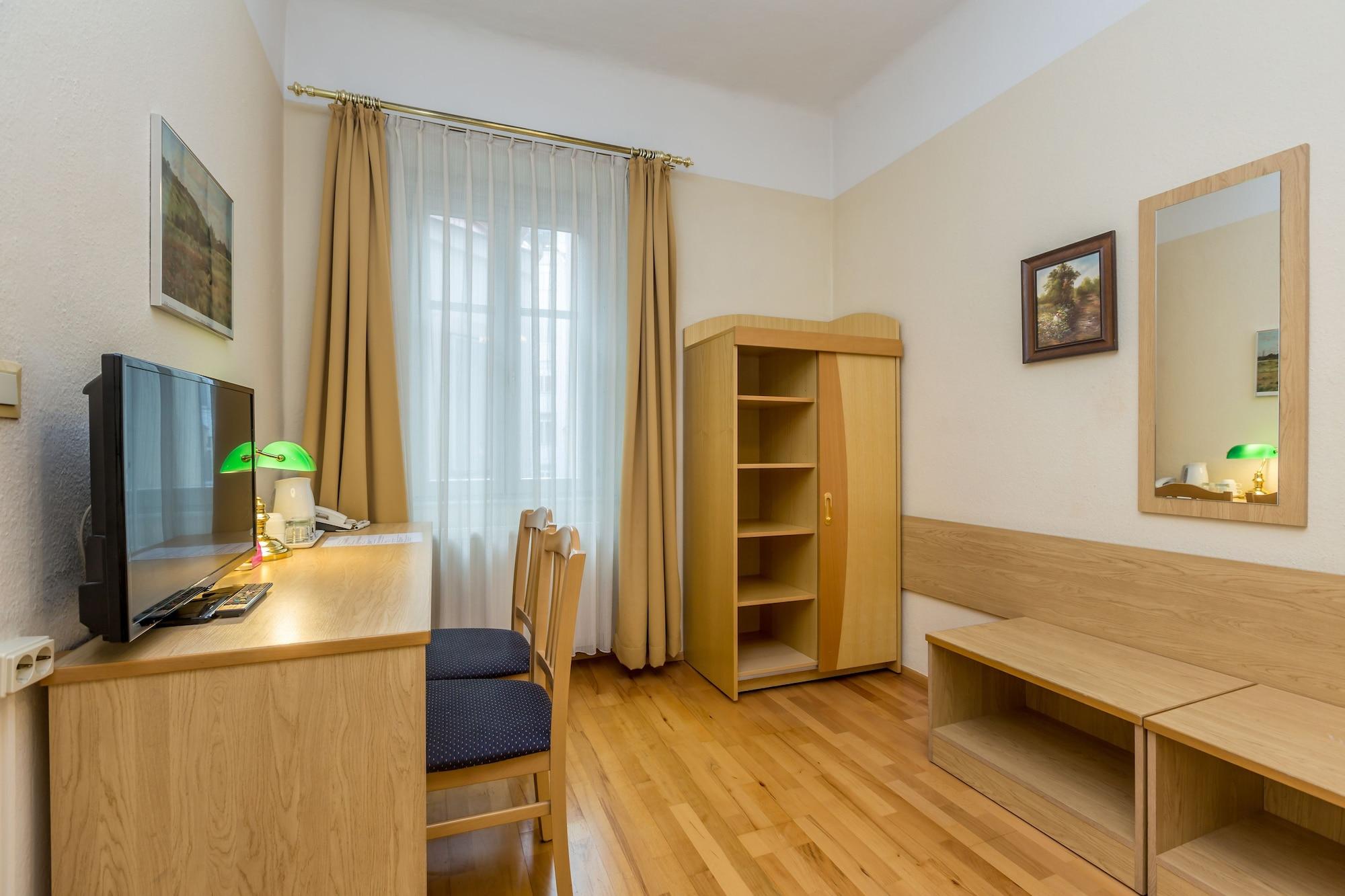 Graf Stadion Hotel