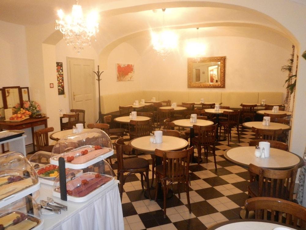 Hotel Graf Stadion Vienna