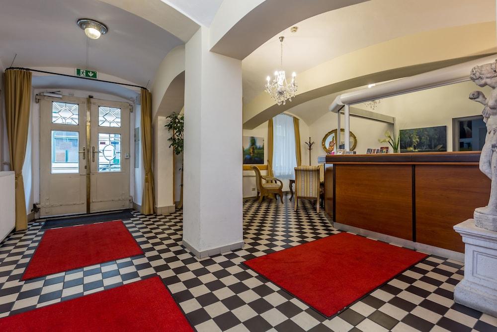 Hotel Graf Stadion Vienna