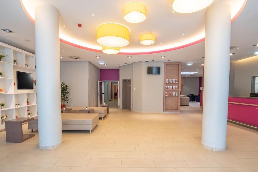 Orangerie Hotel 4*