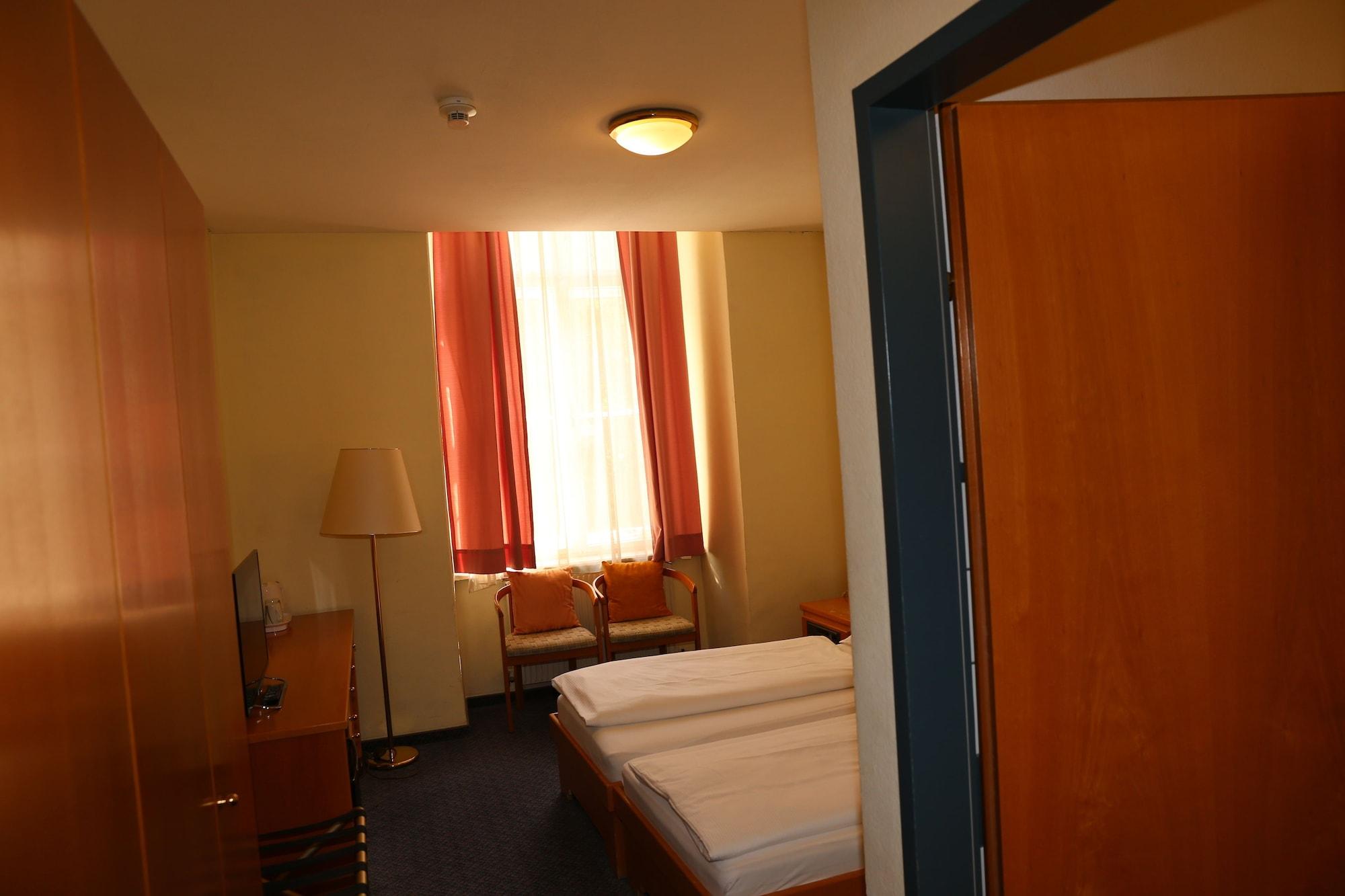 Very Apartments, 5 Min To Center, No Reception Hotel 3*