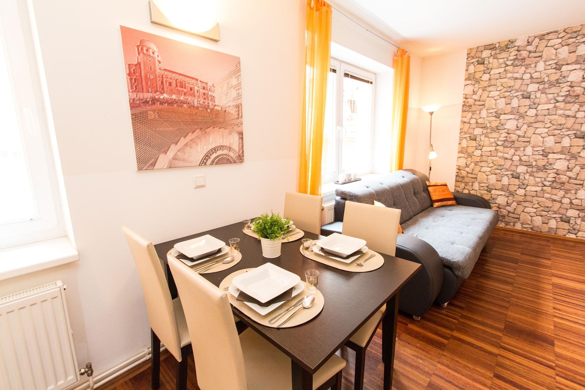 Royal Living Aparthotel 4*