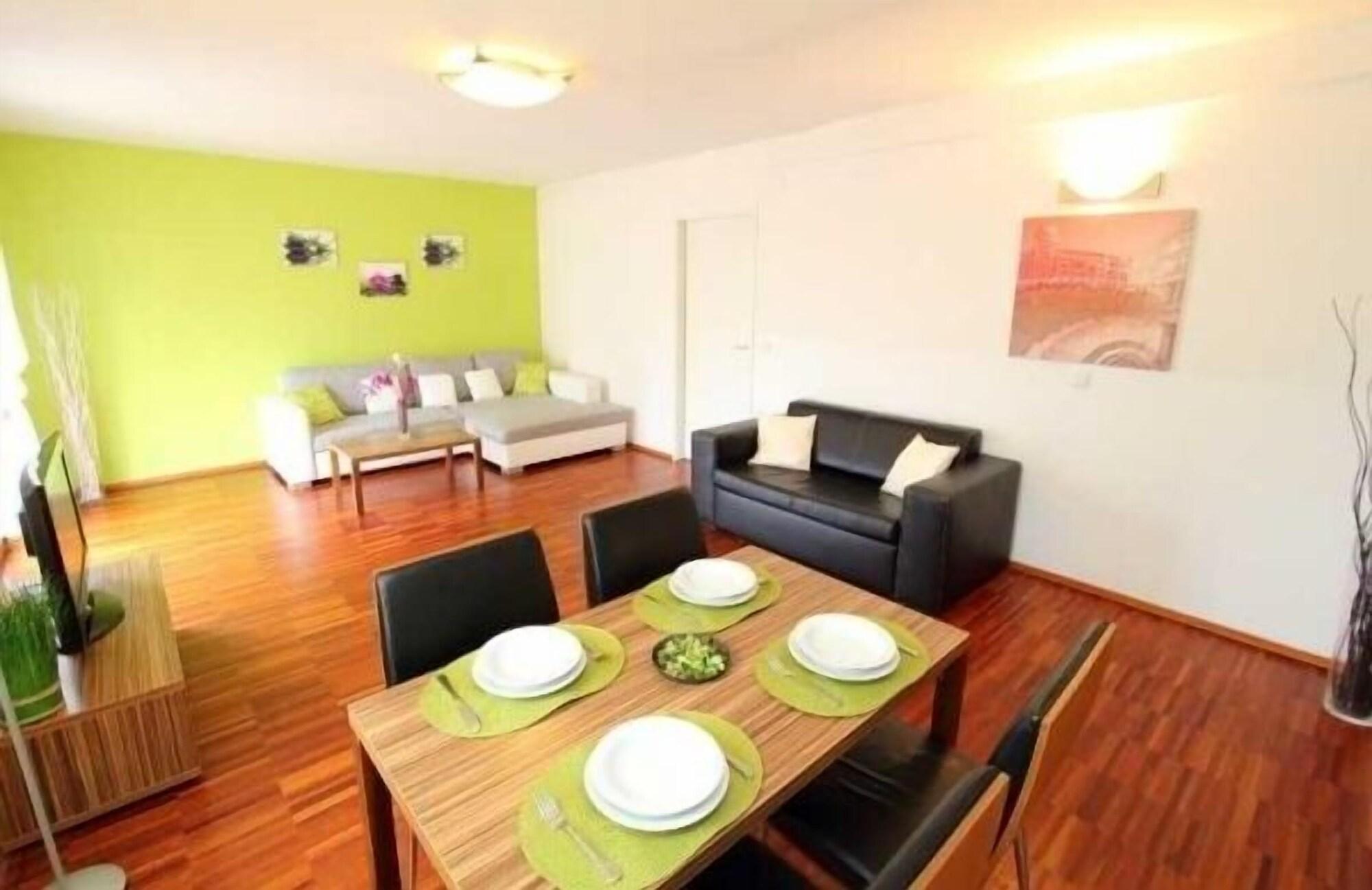 Aparthotel Royal Living 4*