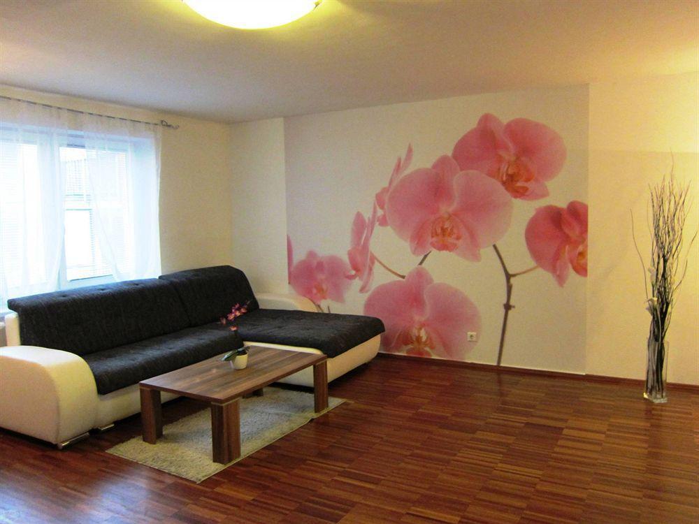 Royal Living Aparthotel 4*