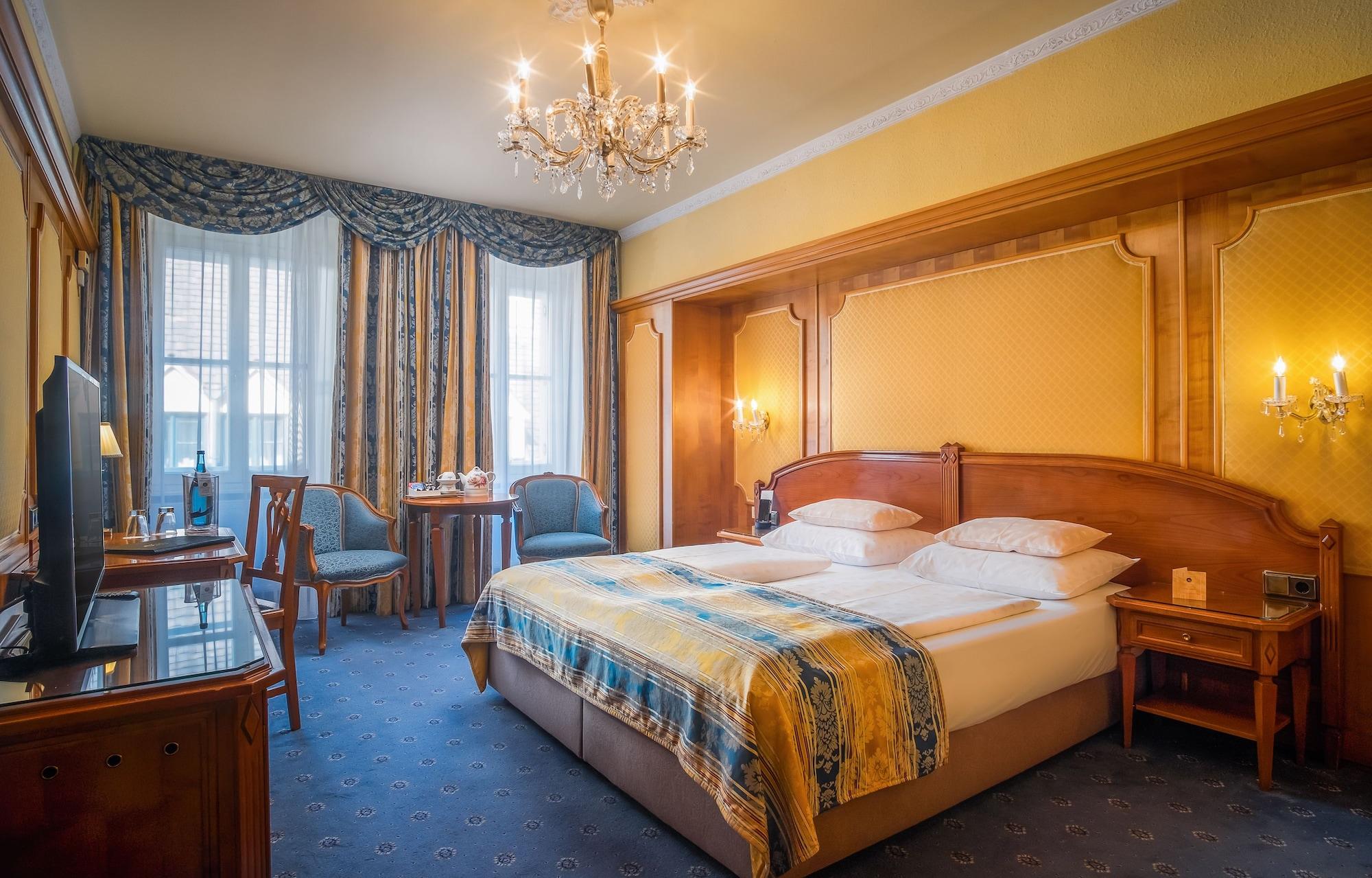 Hotel Roemischer Kaiser 4*