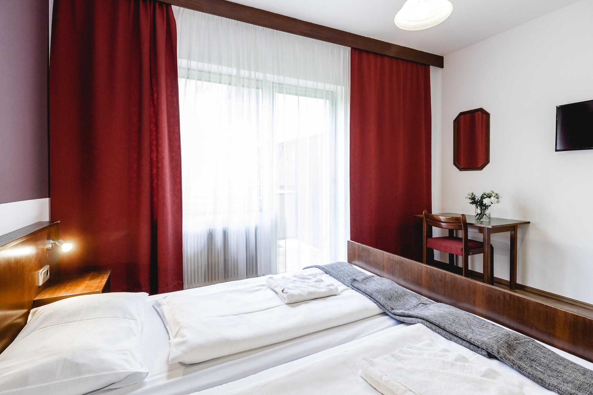 Hoffinger Hotel 3*