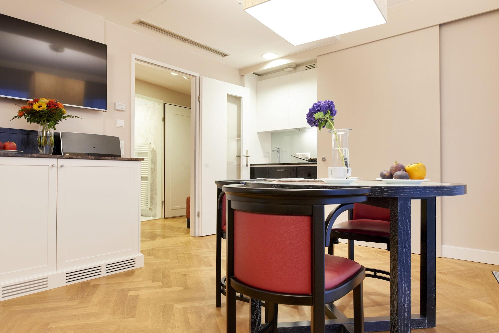 Singerstrasse 21-25 350m Next To St Stephen's Square Aparthotel 4*