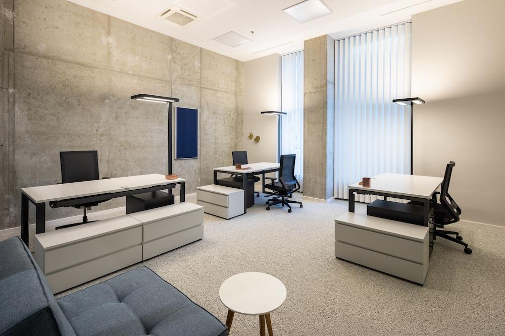 Adina Serviced 4* Vienna