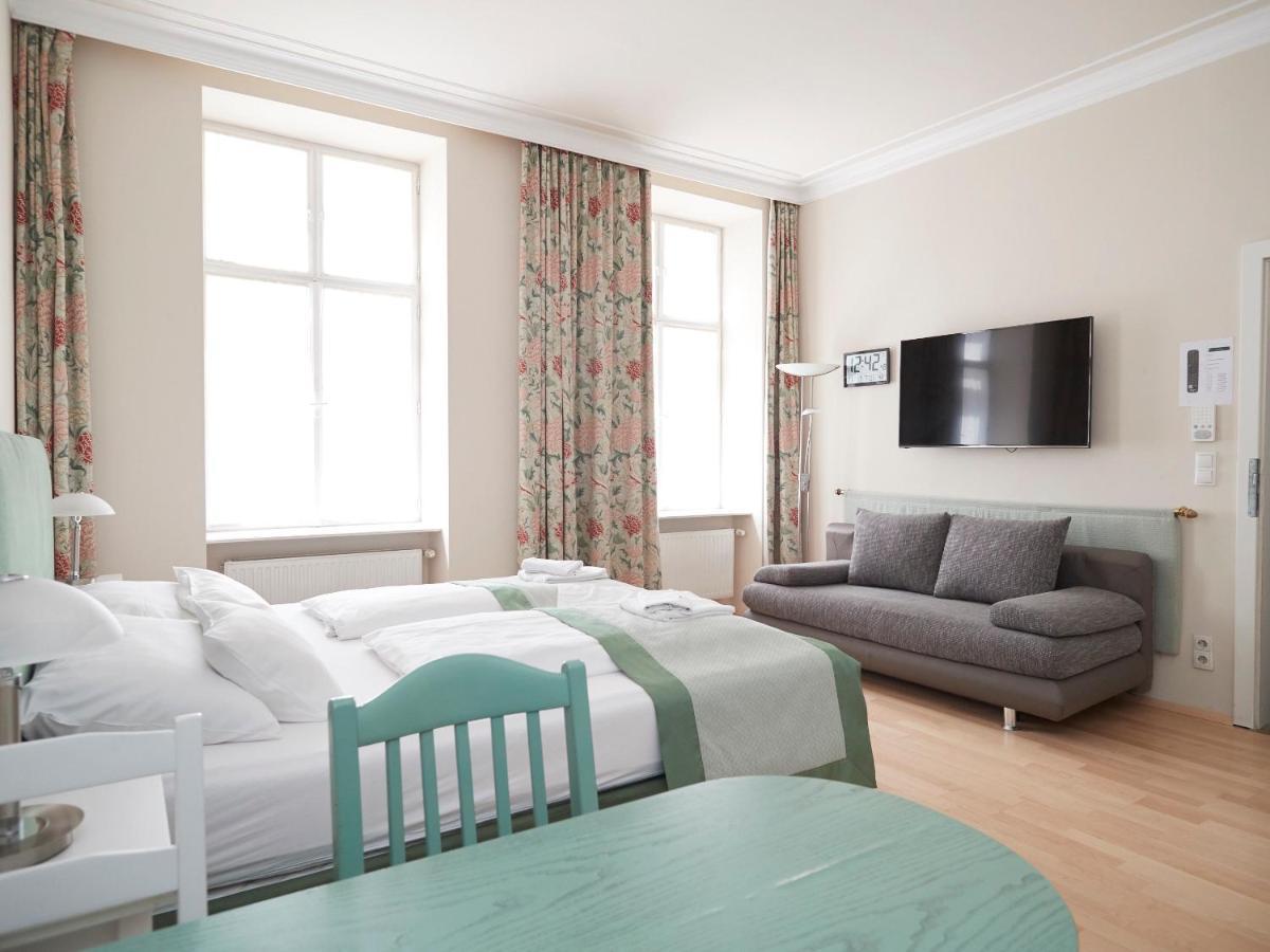 Vienna Studio Apartments *