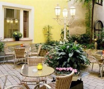 Hotel Cryston 3*