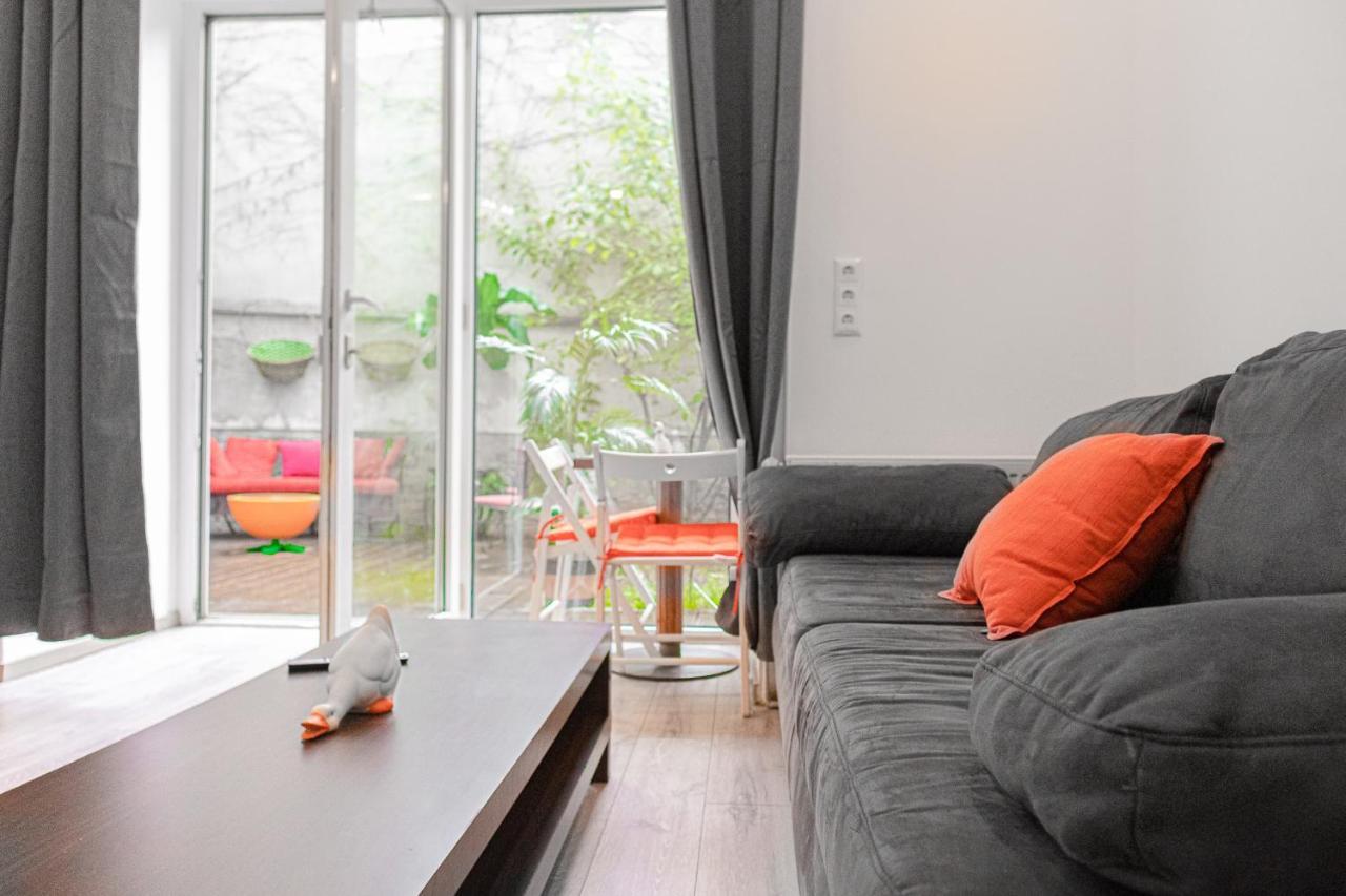 Fullfilling 3br Shared With Pleasing Patio Vienna