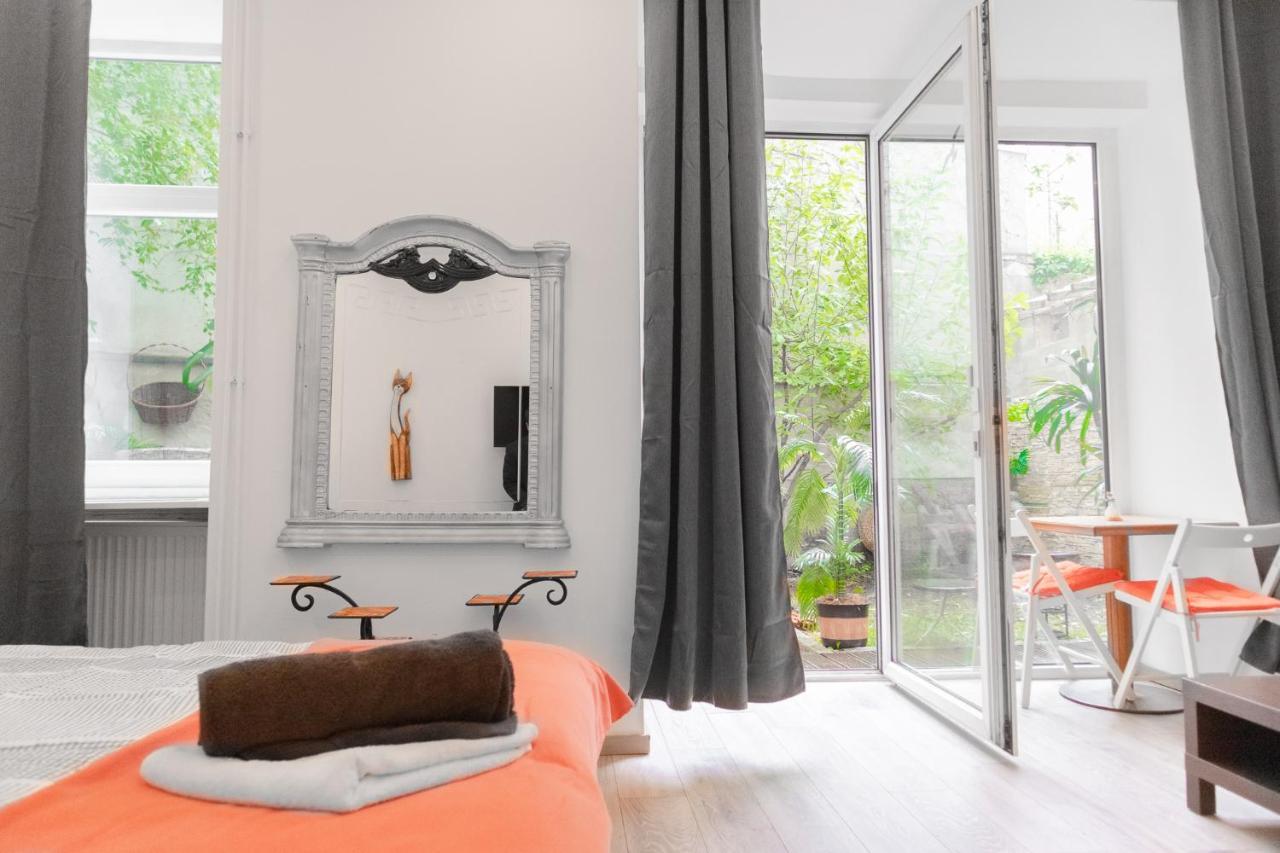 Fullfilling 3br Shared With Pleasing Patio Appartamento