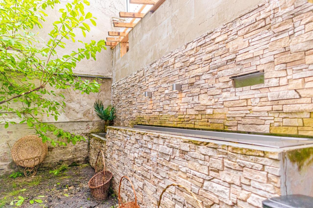 Fullfilling 3br Shared With Pleasing Patio Appartamento *