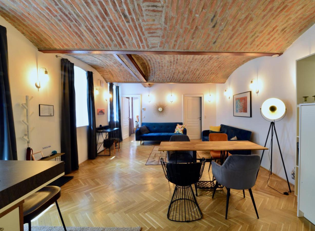 Your Stylish Basement Loft Close To Schonbrunn Apartment *