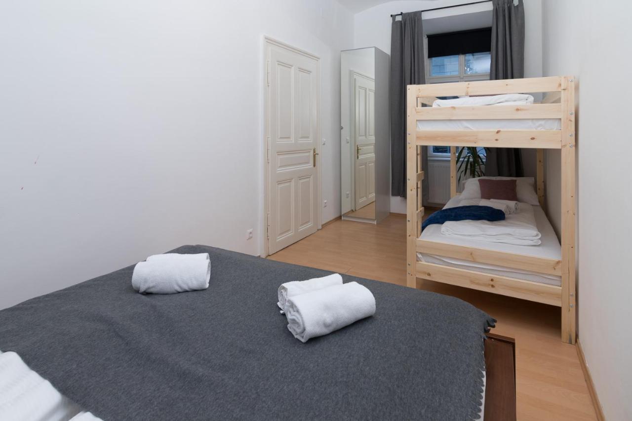 Spacious 2 Bedrooms In 4th District Near Karlskirche Apartment Vienna