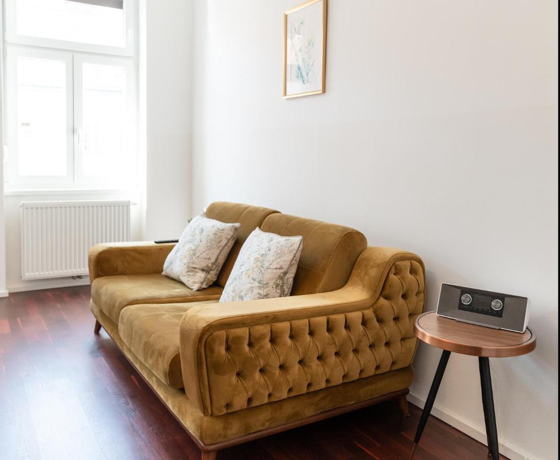 Comfortable 1100 With Contactless Check-in Apartment *