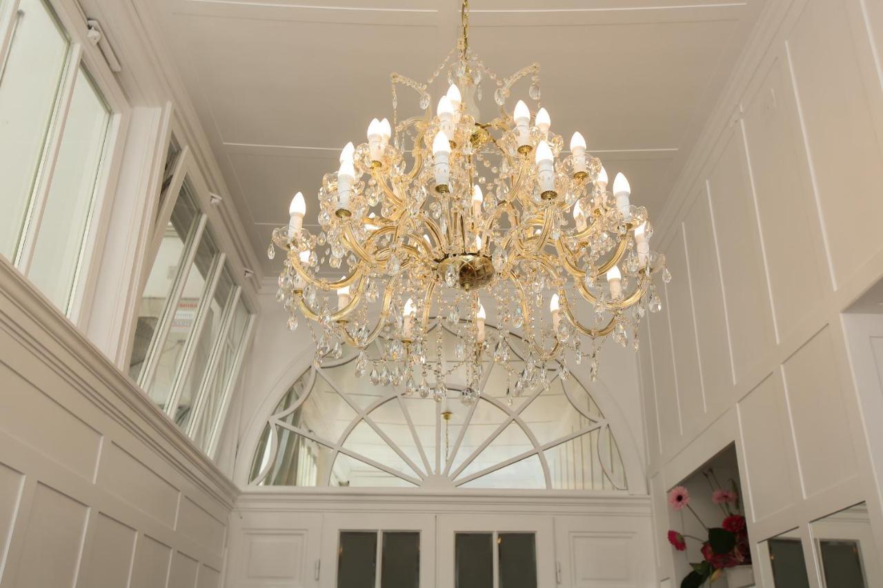 Apartment Opera