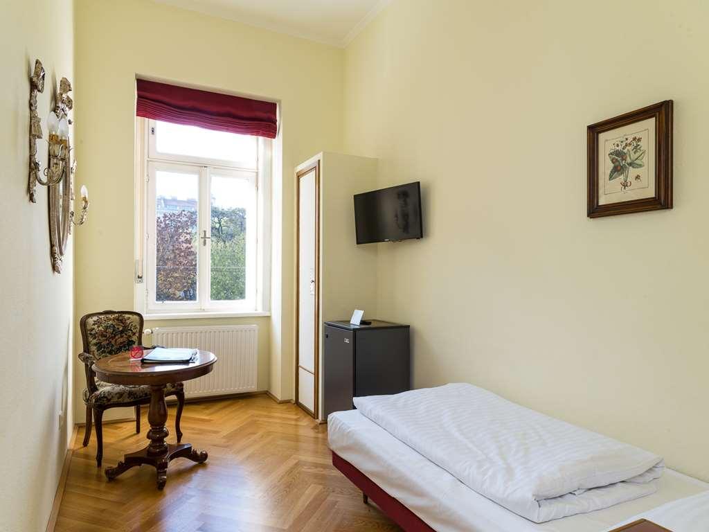 Regina 4*