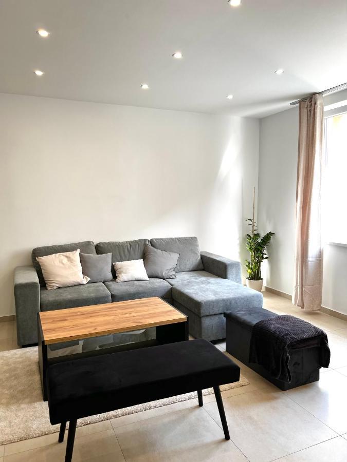 Modern Apartment *