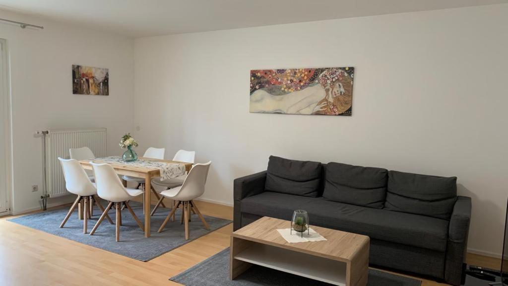 Modern Flat Incl Parking, Near Metro U1 *