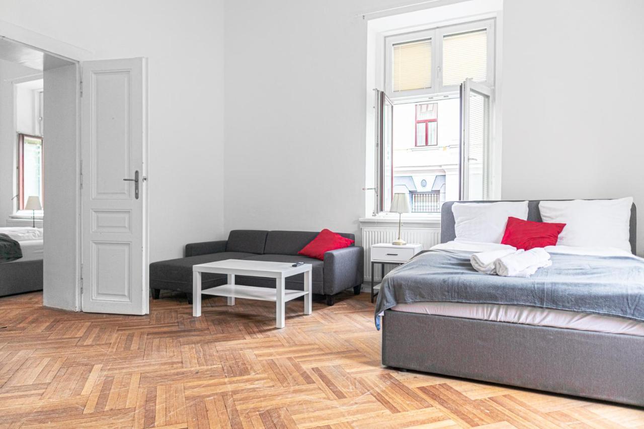 Classy 2br Apt. W/ Exclusive Location Near Akh *