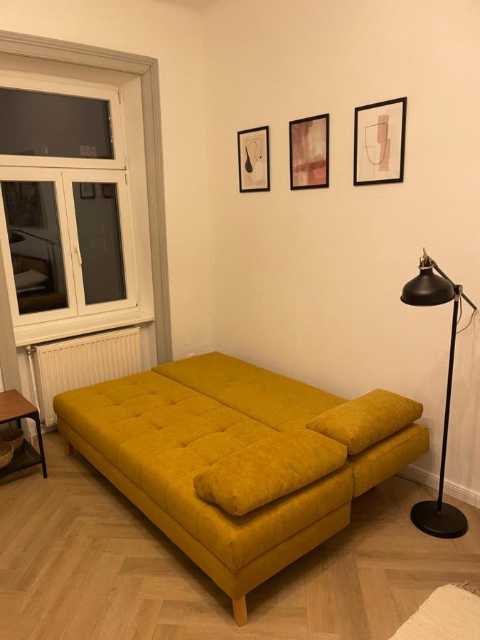 Trendy Near Schloss Schonbrunn Apartment *