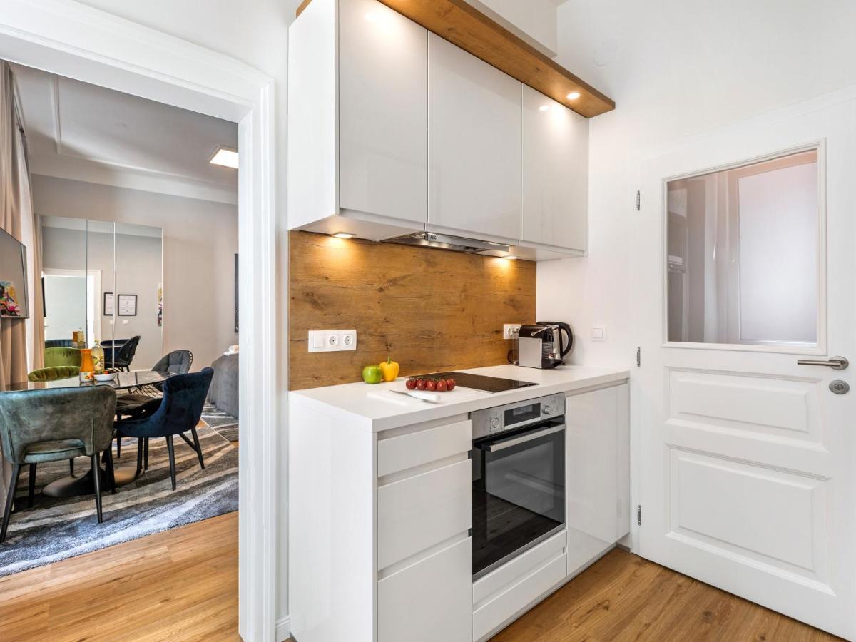 Sky9 District 3 Apartment