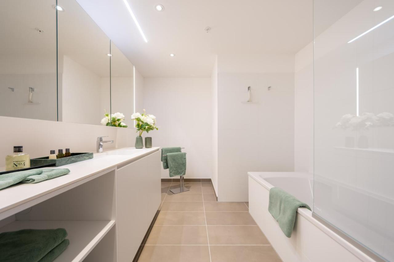 Gruen & Urban - Direkt An Der Therme - 15 Minuten Ins Zentrum Apartamento *