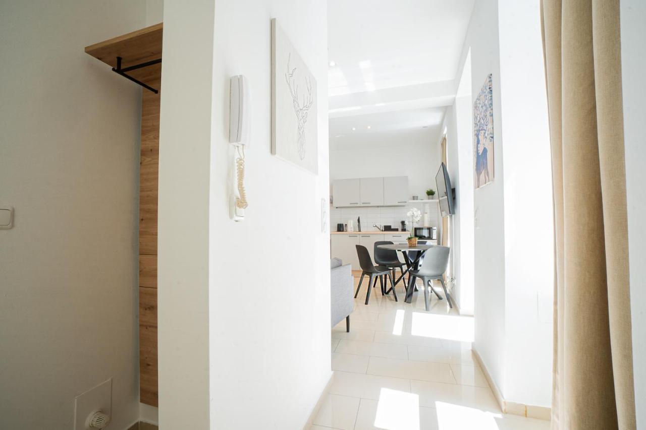 Apartment Modern And Lovely Next To Subway Station *
