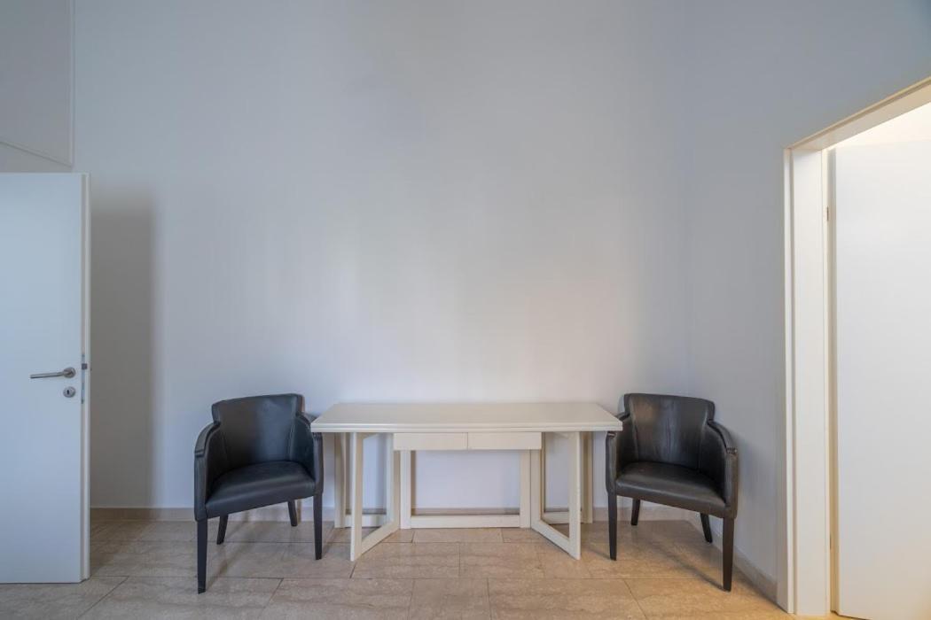 Centre Apartment *