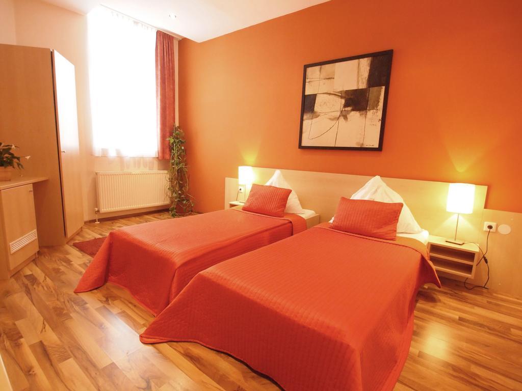 De Lux 3* Vienna