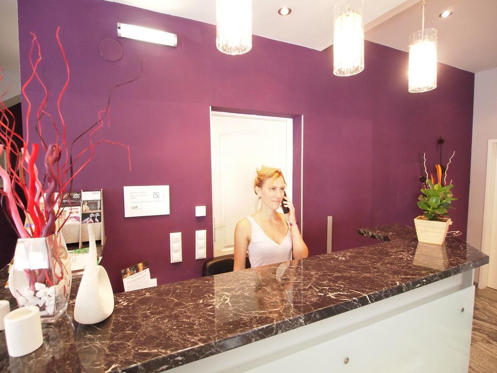 De Lux Hotel