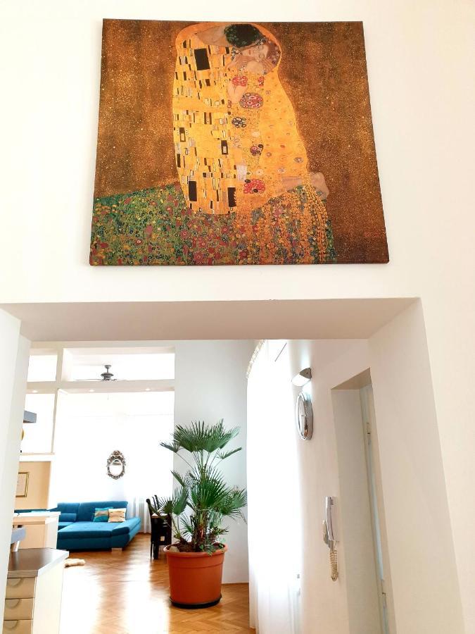 Sunny And Spacious Near Centre * Vienna