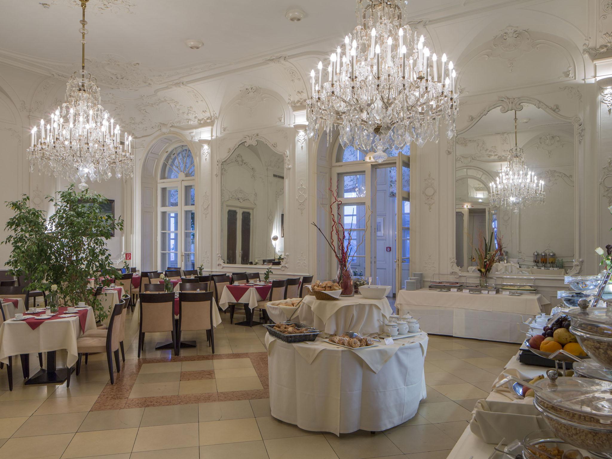 Hotel Austria Trend Schloss Wilhelminenberg 4*