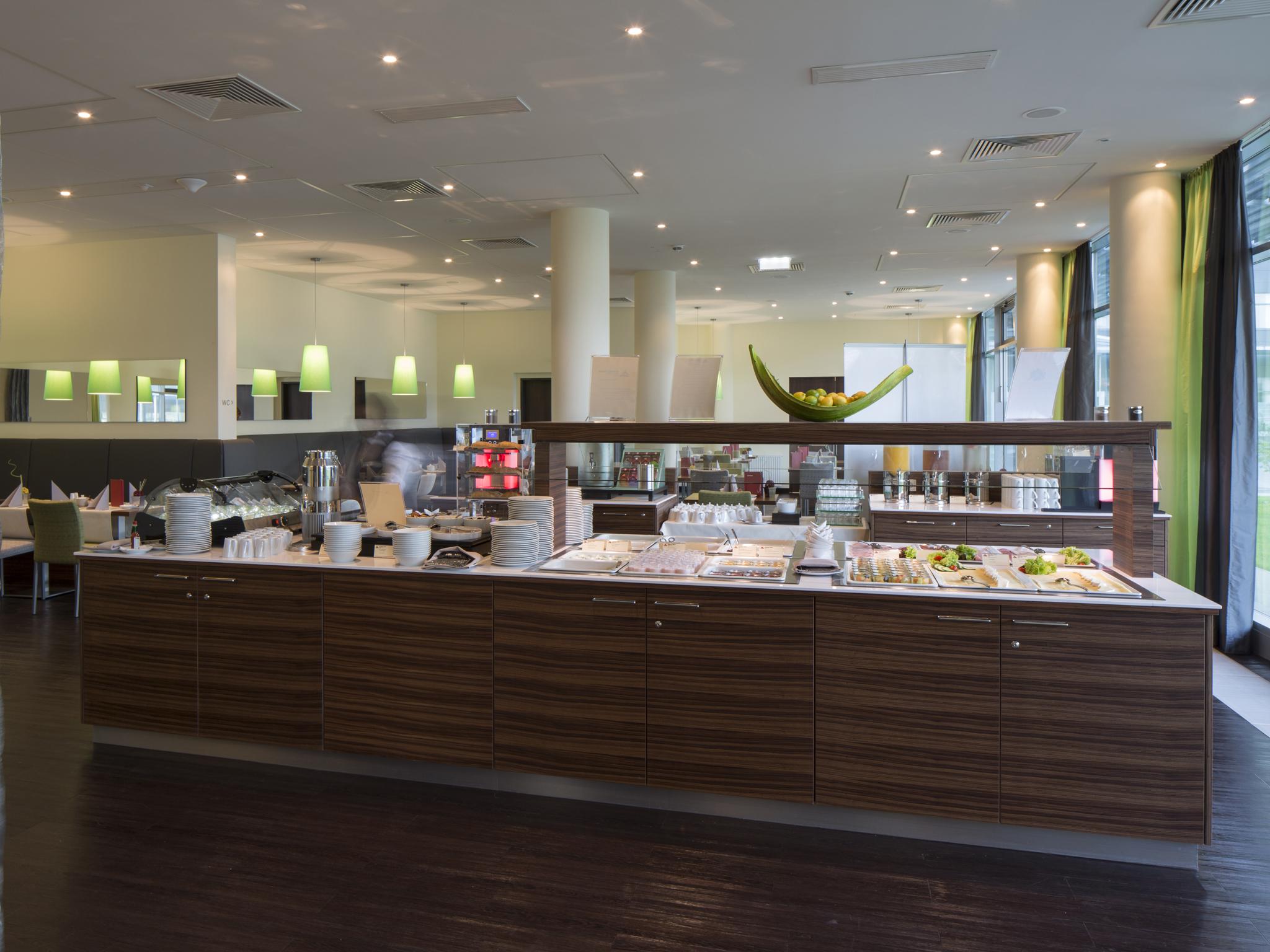 Austria Trend Doppio Hotel 4*