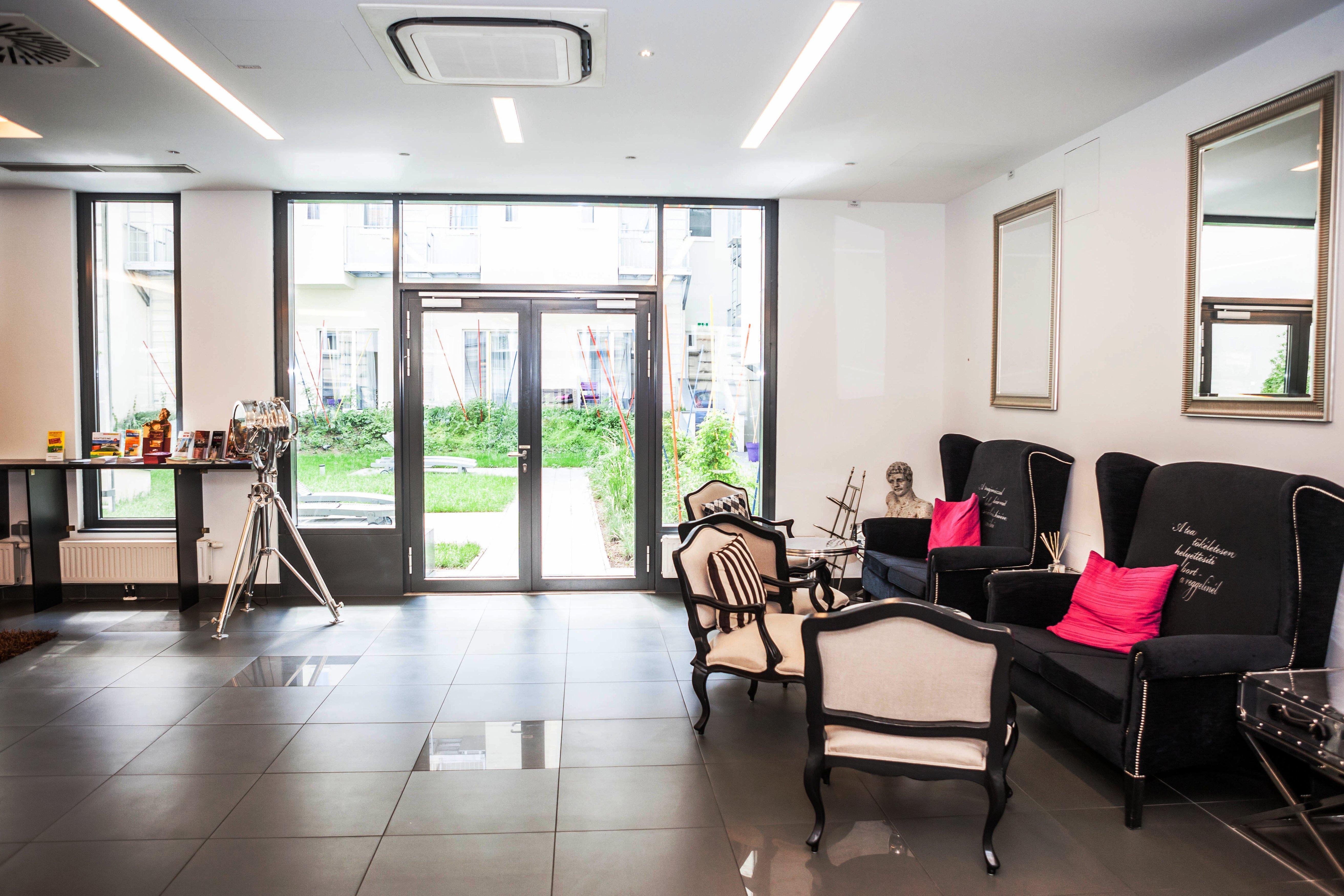 Elaya West 4* Viena
