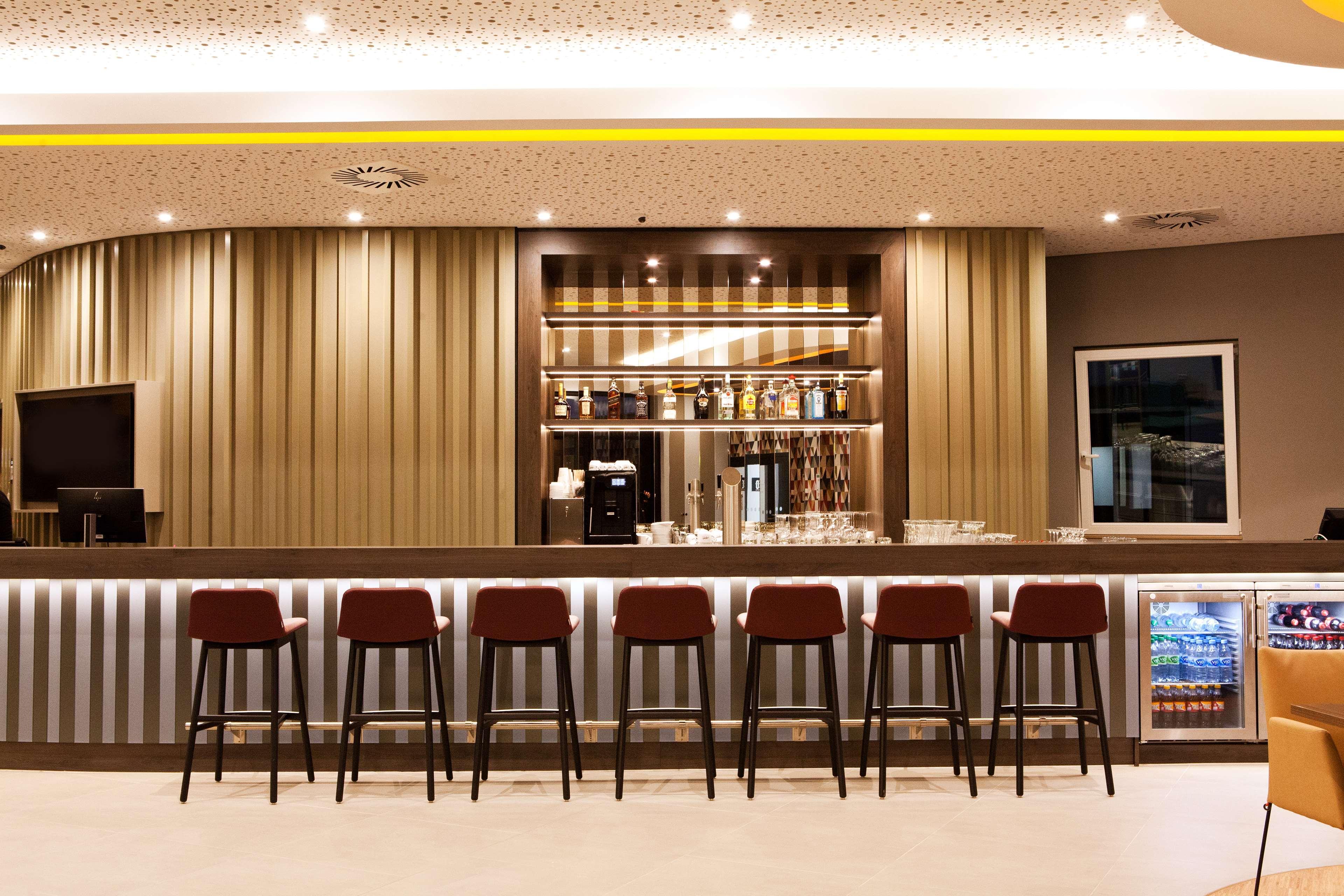 Hampton By Hilton Messe 3*