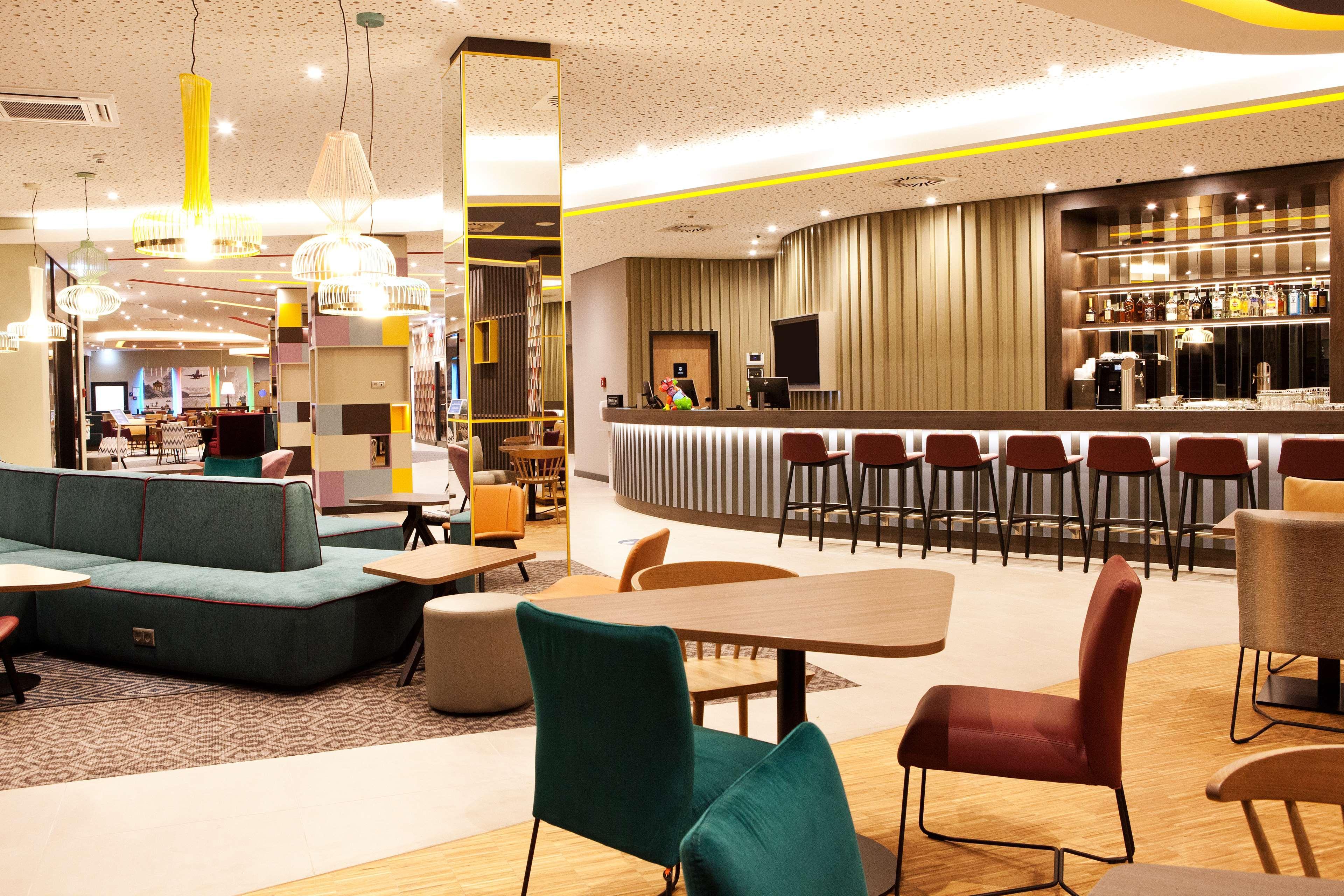 Hampton By Hilton Messe 3*