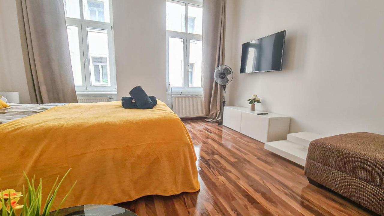 Peaceful 1br Apt. Near Metro Station Längenfeldg. *
