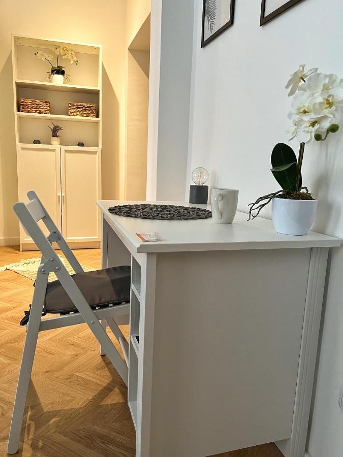 Cozy, Quiet Place Near Belvedere Apartamento
