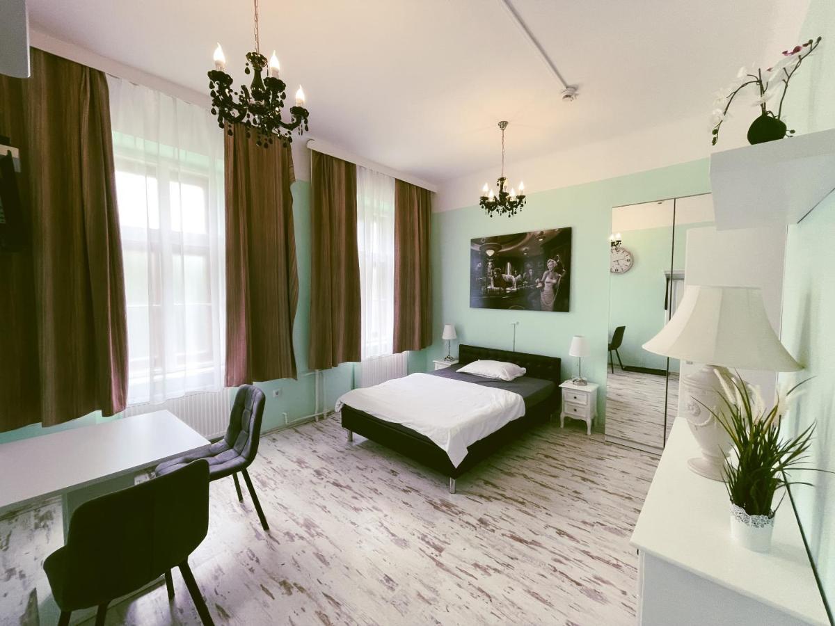 Hotel California Viena