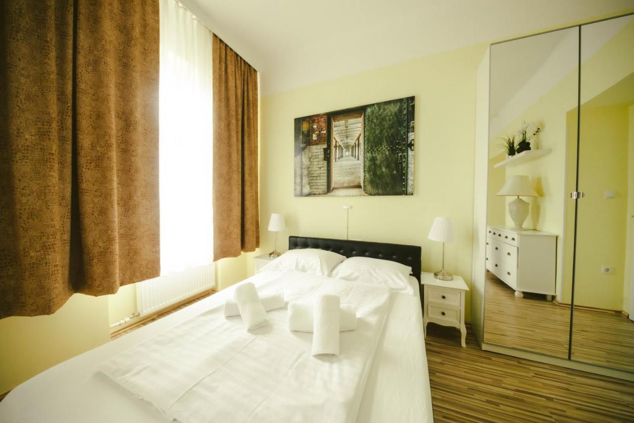 California Hotel Viena