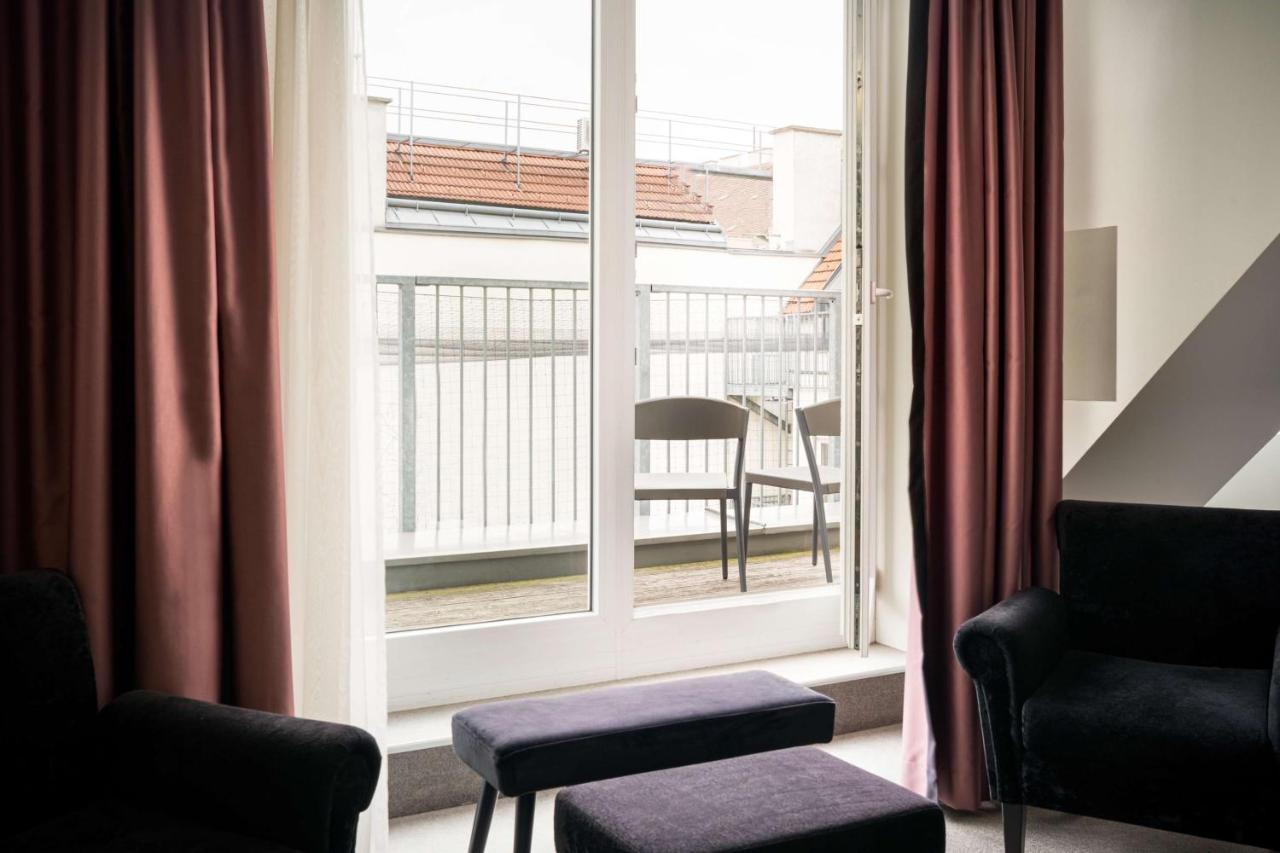 Hotel Elaya West