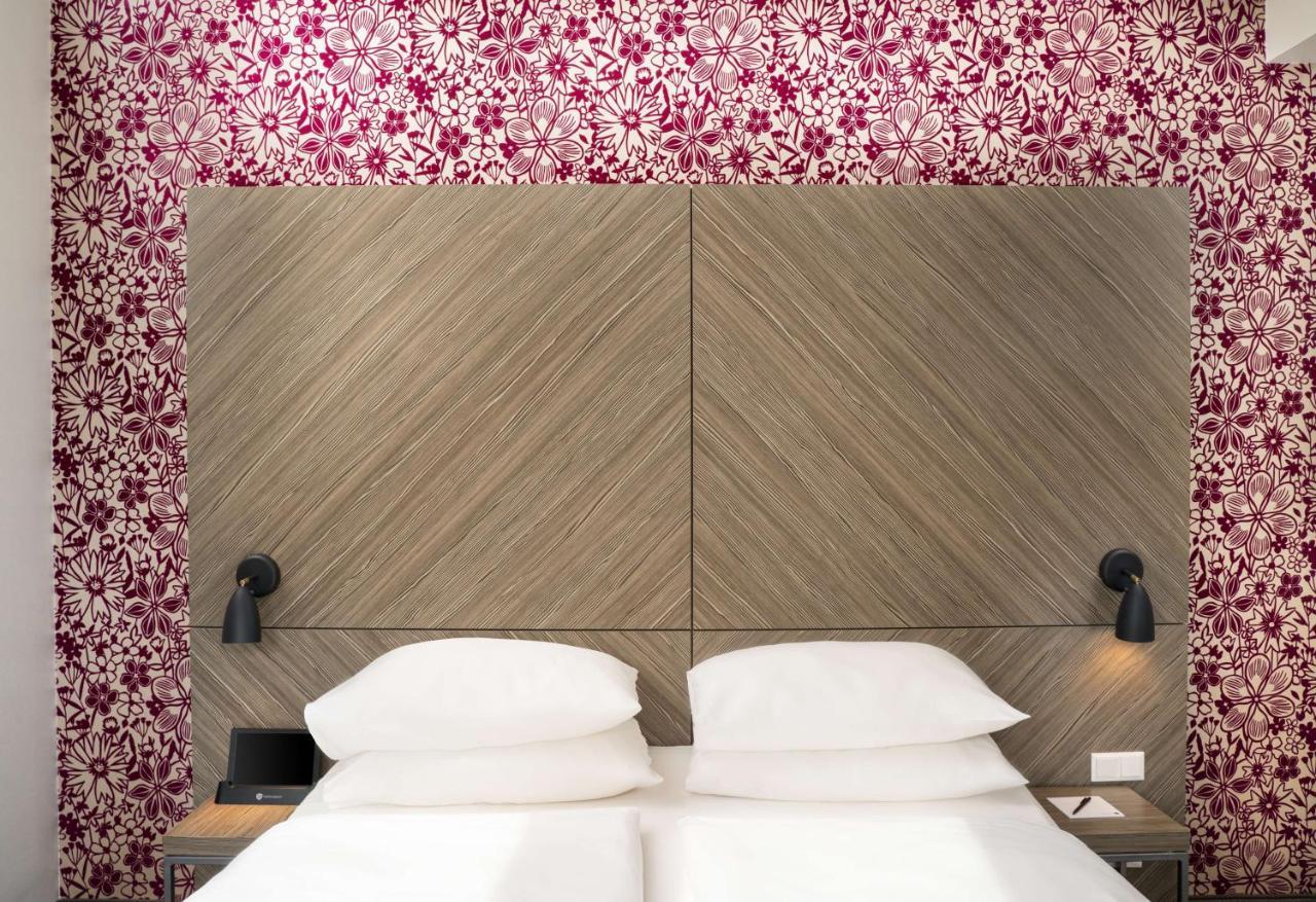 Elaya West Hotel