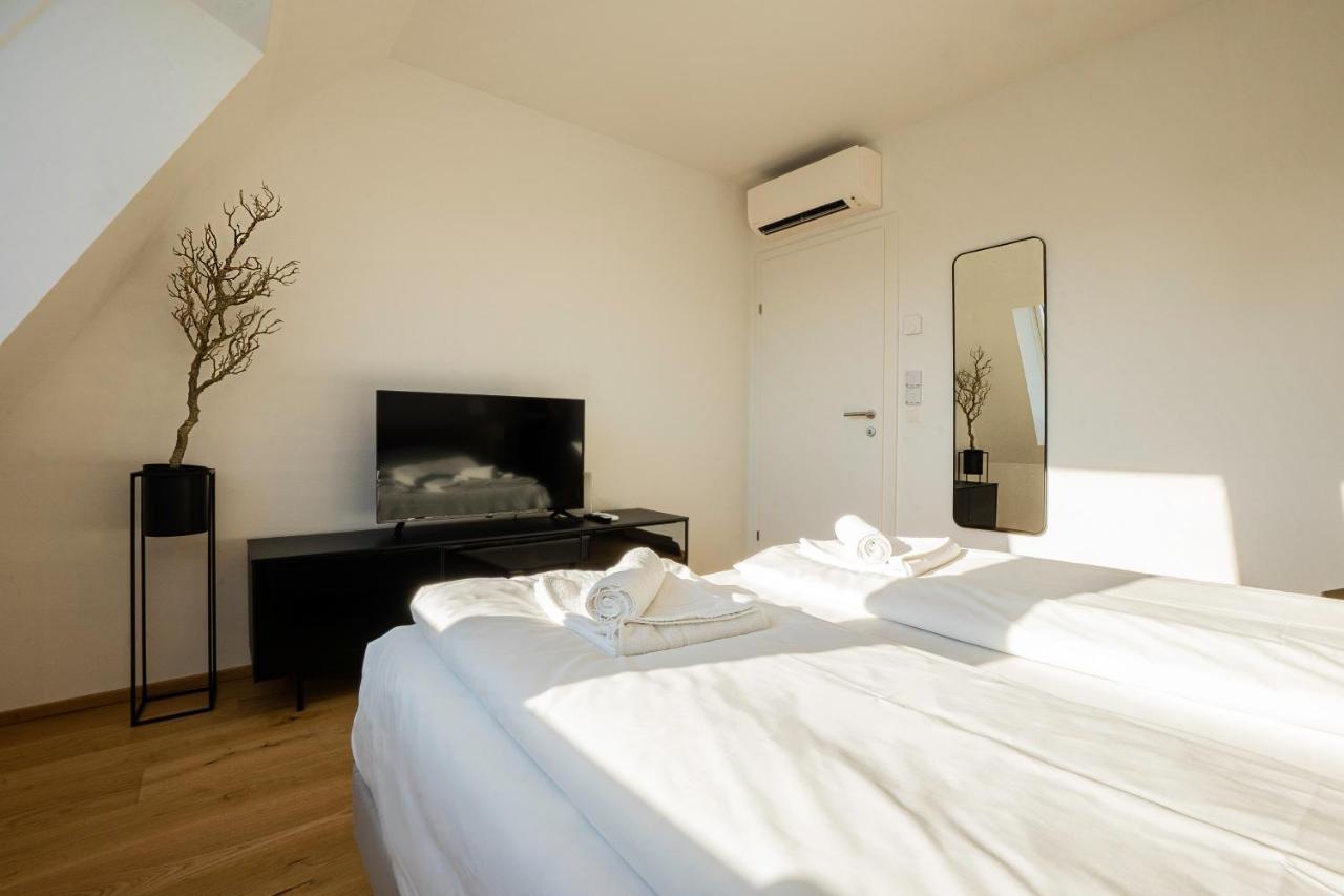 Orestaliving - Penthouse With Designer Renovation * Viena
