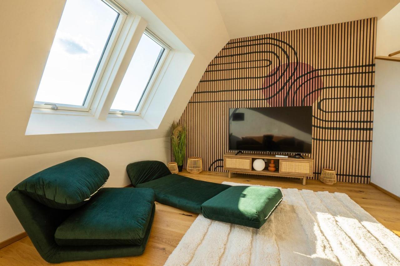 Orestaliving - Penthouse In 2nd District With View Vienna