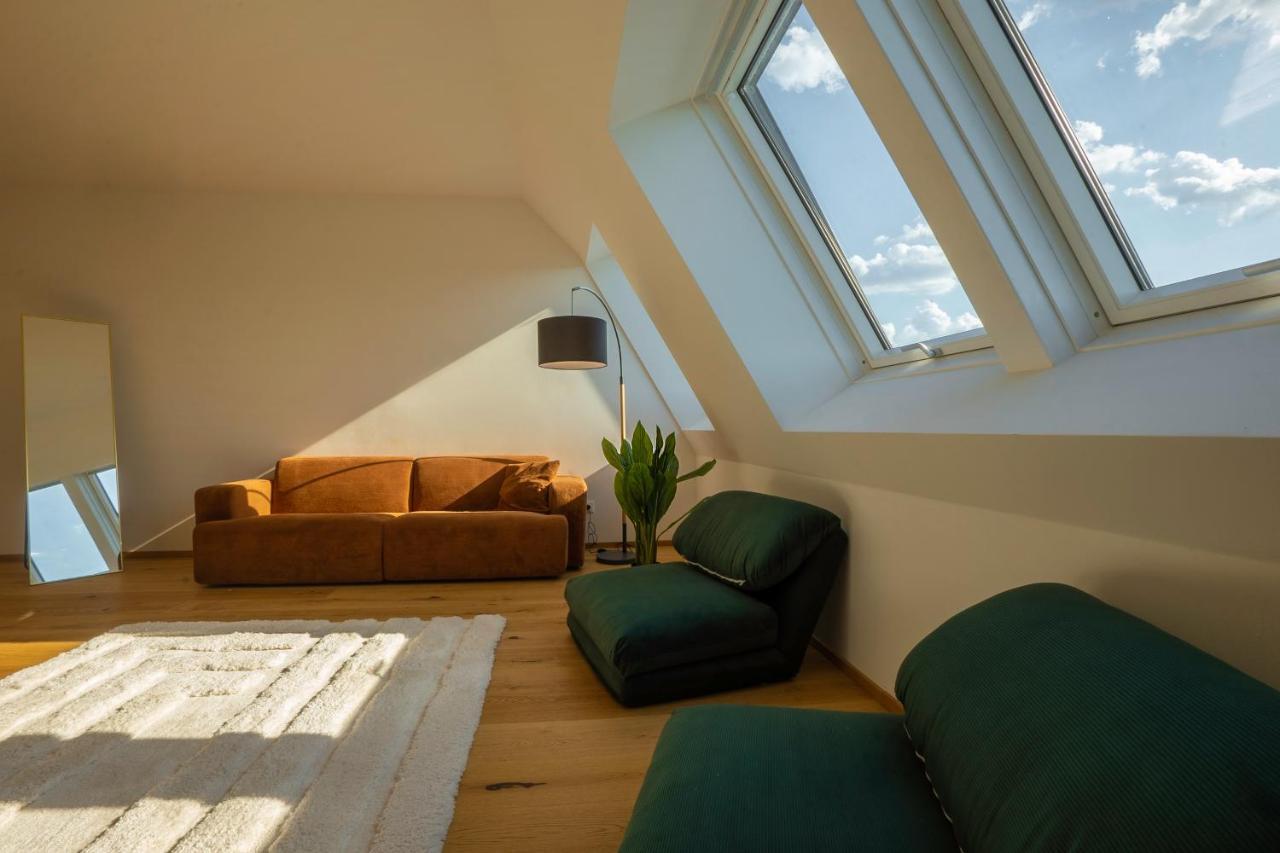 Orestaliving - Penthouse In 2nd District With View Apartment