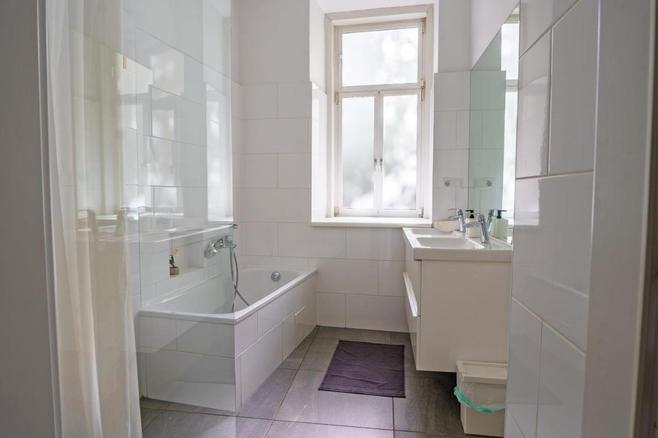 Central Living - Schoenbrunn Apartment