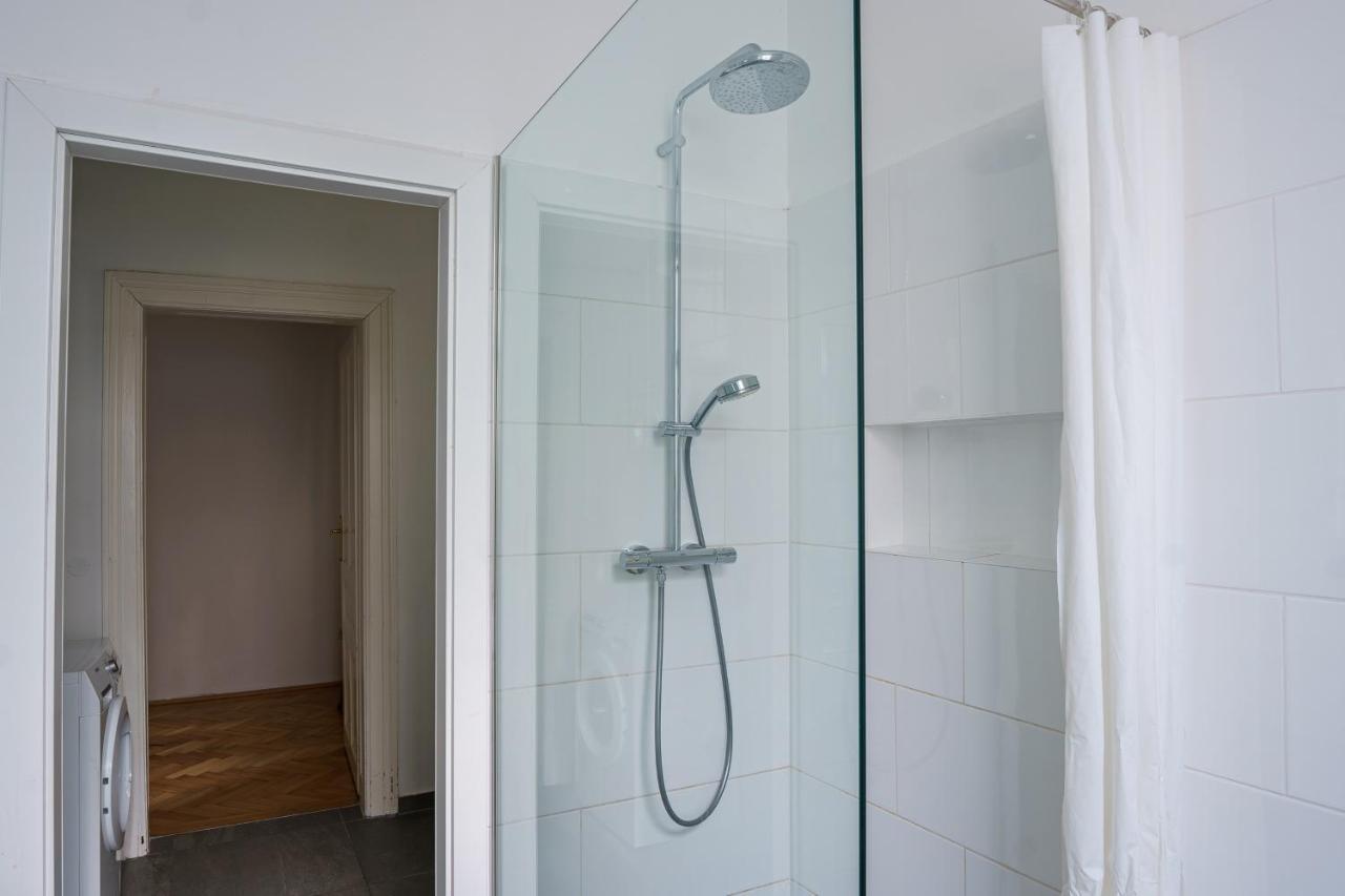 Central Living - Schoenbrunn Apartment *