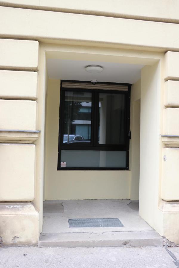Schottenring Stock Exchange * Vienna
